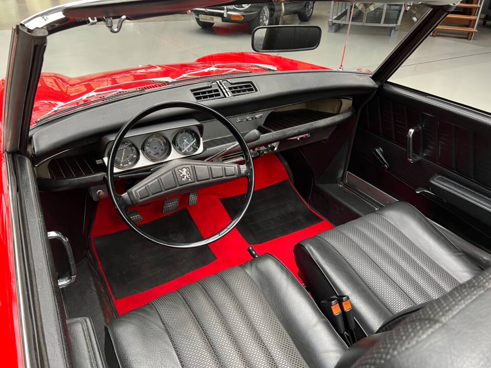 Image 19/39 of Peugeot 204 Convertible (1968)