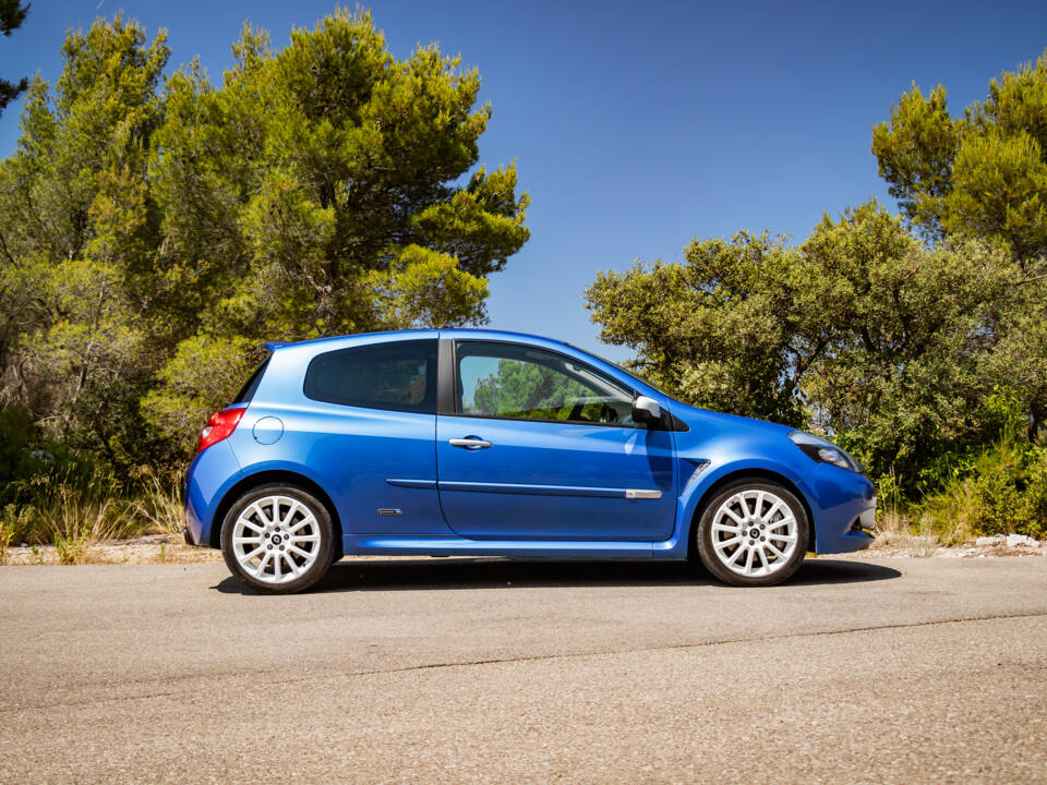 Image 35/40 of Renault Clio Gordini R.S. (2012)