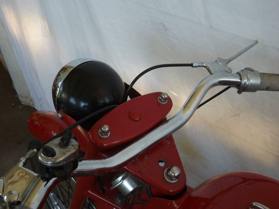 Image 28/44 of Moto Guzzi Cardellino 75 (1957)