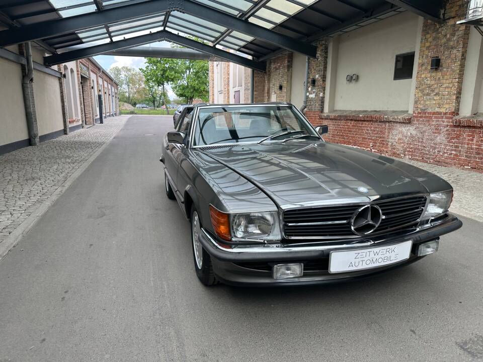 Afbeelding 16/40 van Mercedes-Benz 420 SL (1986)