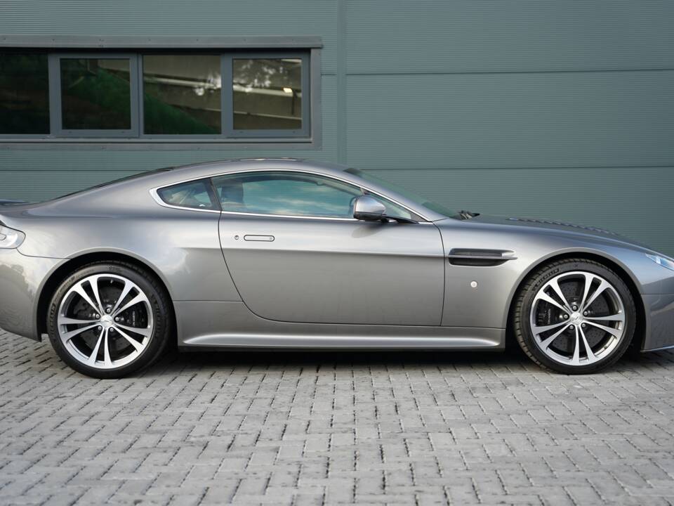Imagen 5/50 de Aston Martin V12 Vantage (2012)