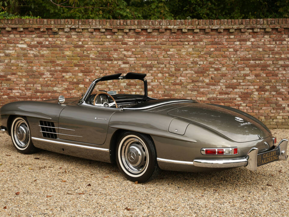 Image 7/50 de Mercedes-Benz 300 SL Roadster (1962)