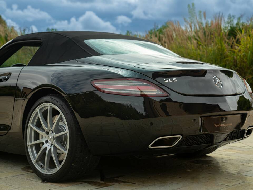 Image 20/50 de Mercedes-Benz SLS AMG Roadster (2011)