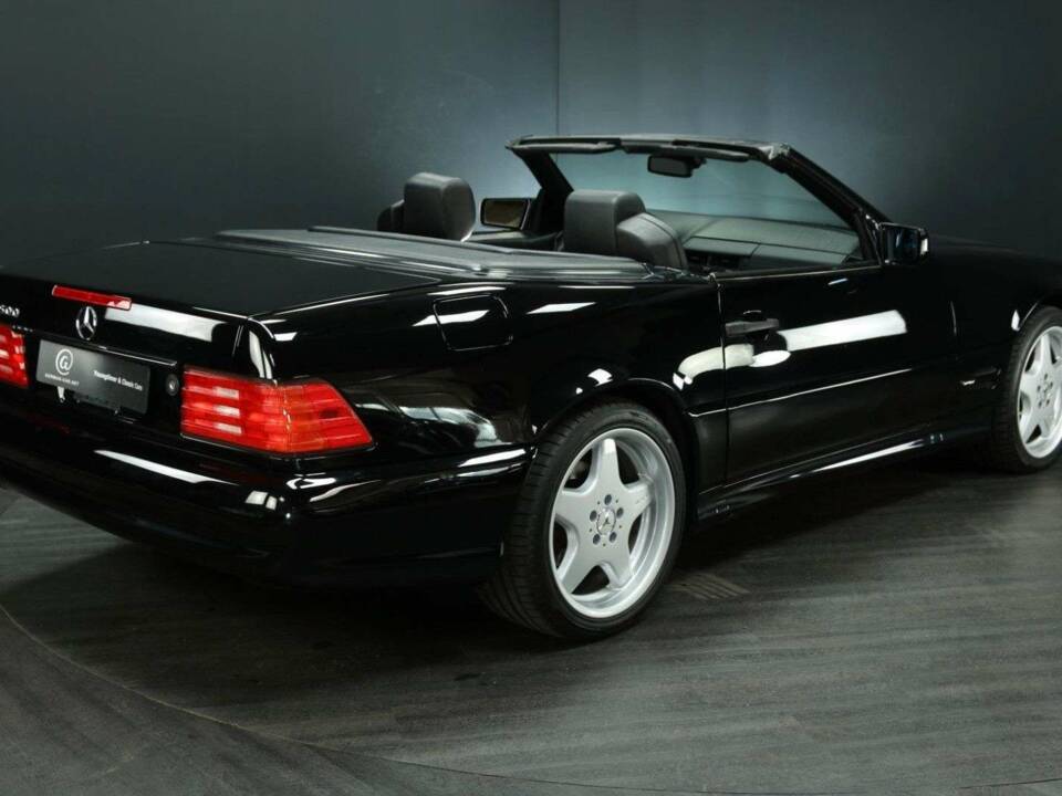 Imagen 2/30 de Mercedes-Benz SL 500 (1998)
