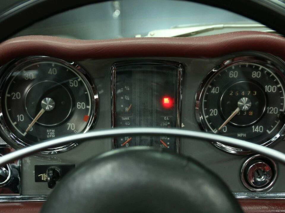 Immagine 17/50 di Mercedes-Benz 250 SL (1968)