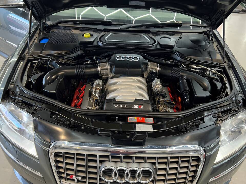 Bild 5/24 von Audi S8 V10 (2009)