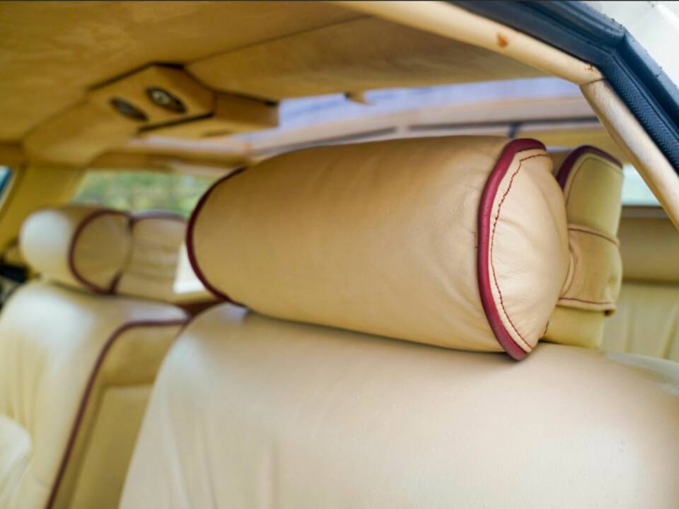 Image 14/28 of Aston Martin Lagonda (1982)