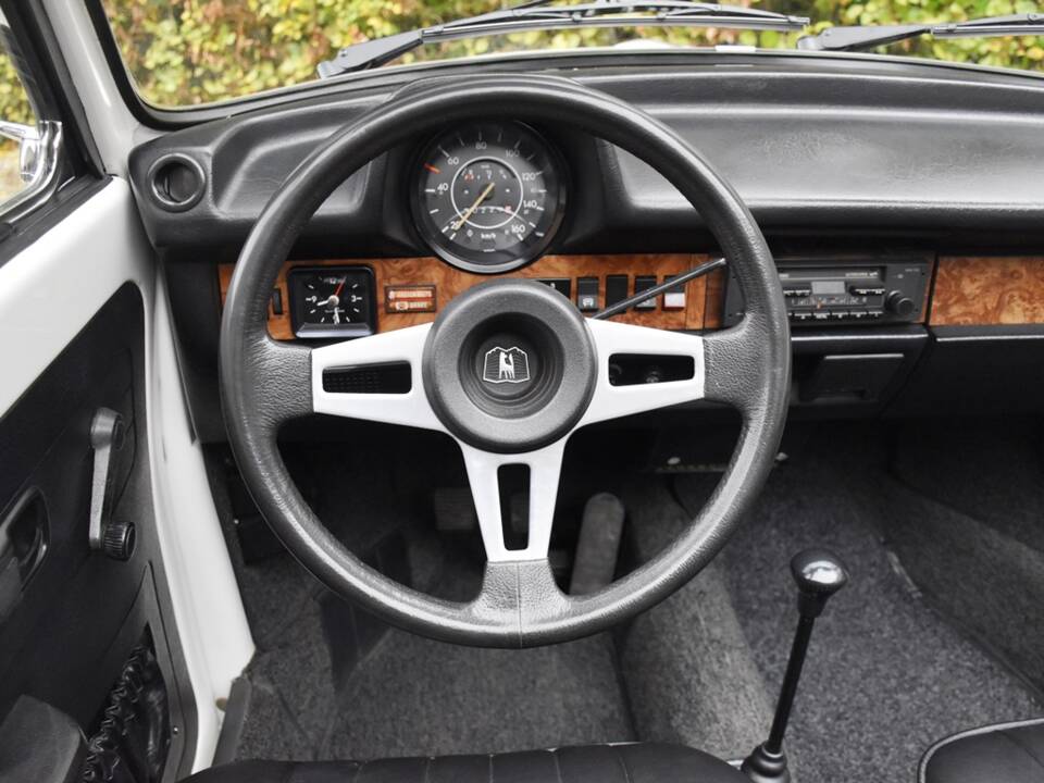 Bild 34/49 von Volkswagen Super Beetle (1979)