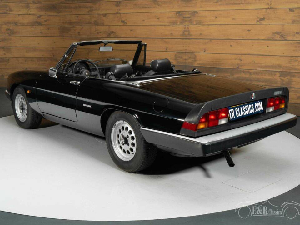 Image 16/19 of Alfa Romeo 1.6 Spider (1986)