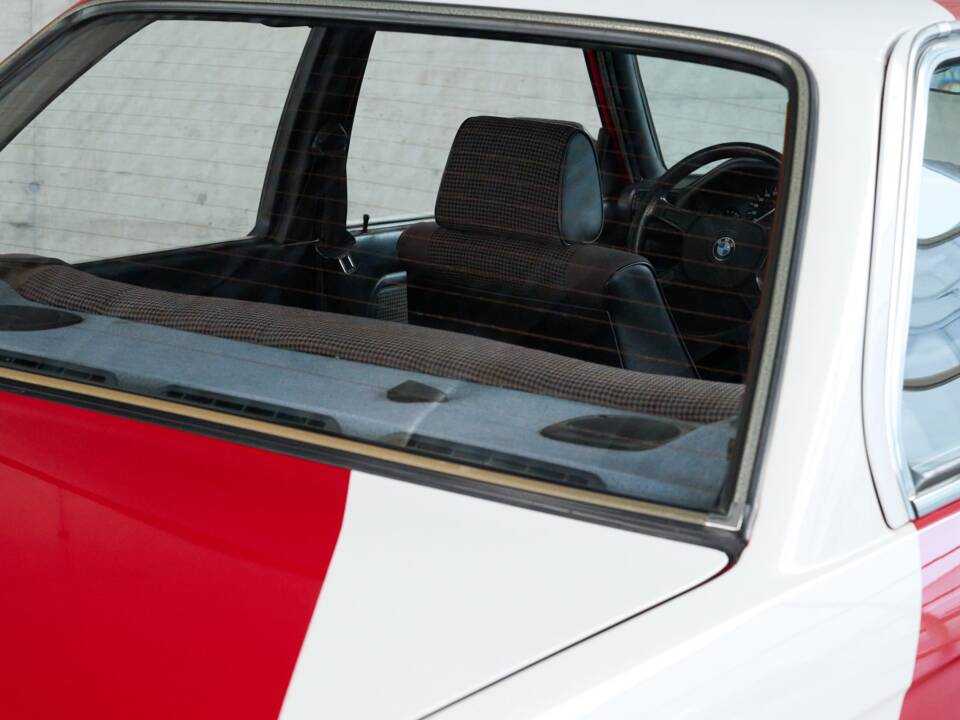 Bild 32/50 von BMW 325i (1986)