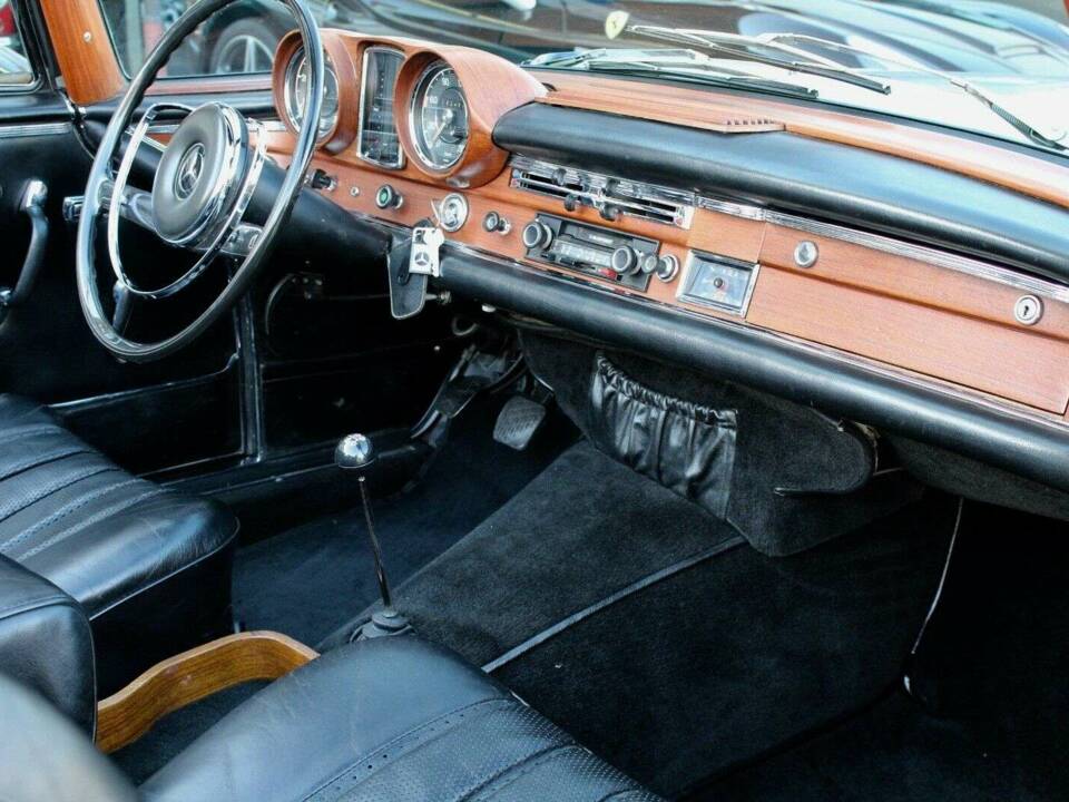 Immagine 14/17 di Mercedes-Benz 300 SE (1964)