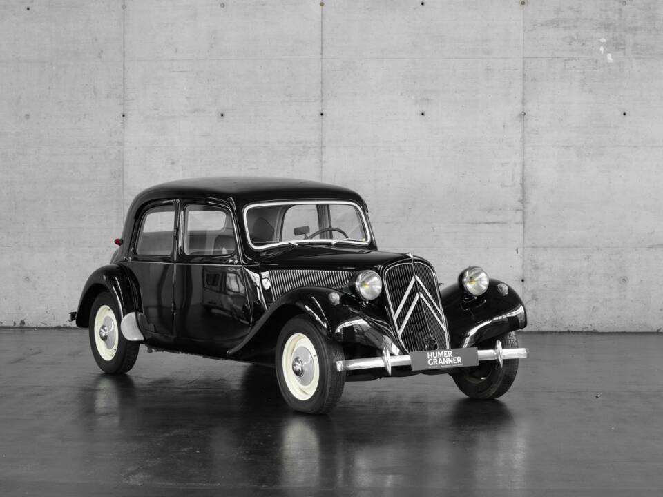 Image 3/50 of Citroën Traction Avant 11 BL (1953)