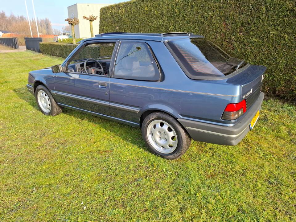 Image 3/27 de Peugeot 309 (1990)