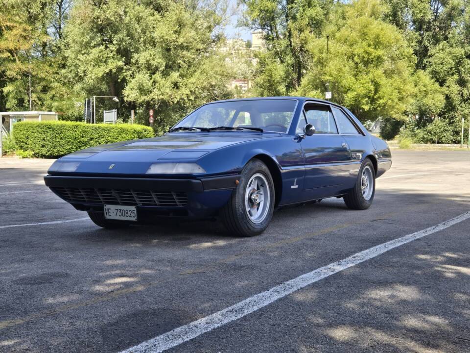 Image 31/77 of Ferrari 365 GT4 2+2 (1975)