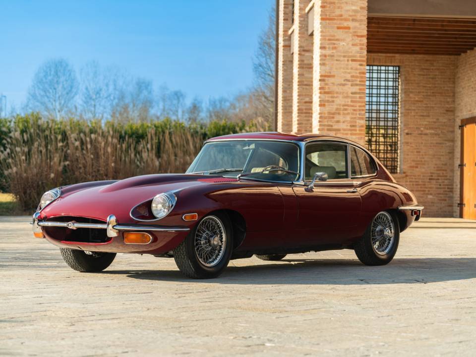 Image 1/50 of Jaguar E-Type (2+2) (1970)