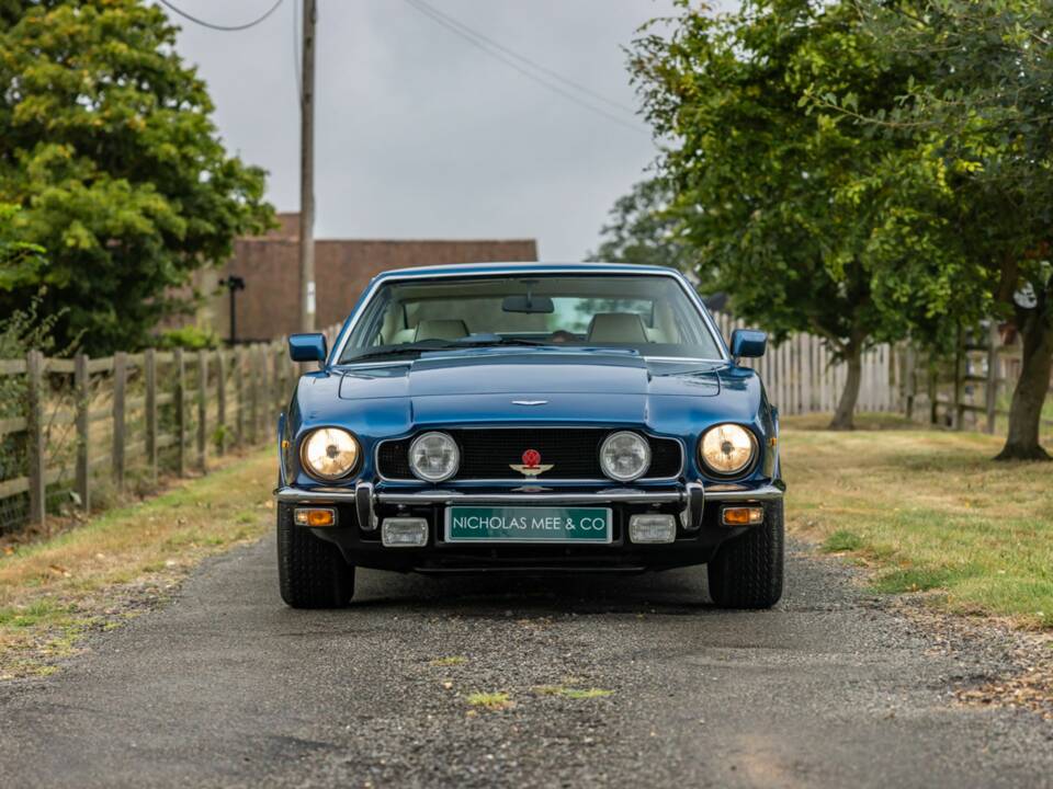 Image 13/50 of Aston Martin V8 EFi (1987)