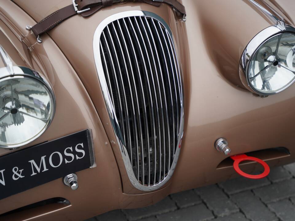 Image 37/50 of Jaguar XK 120 OTS (1950)