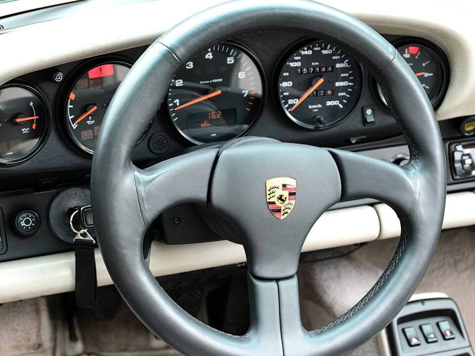Afbeelding 29/59 van Porsche 911 Carrera 2 (1991)