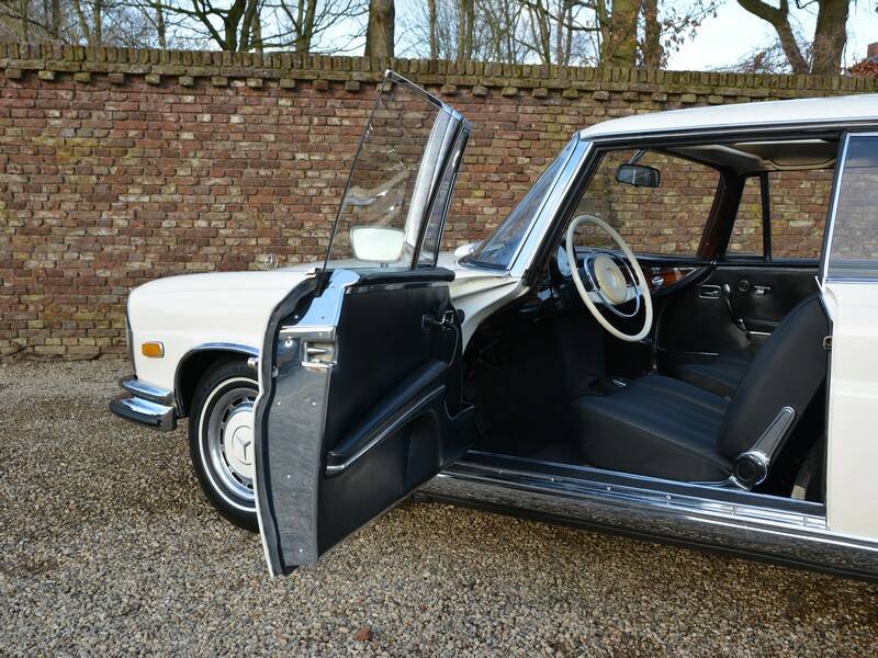 Bild 22/50 von Mercedes-Benz 280 SE 3,5 (1971)