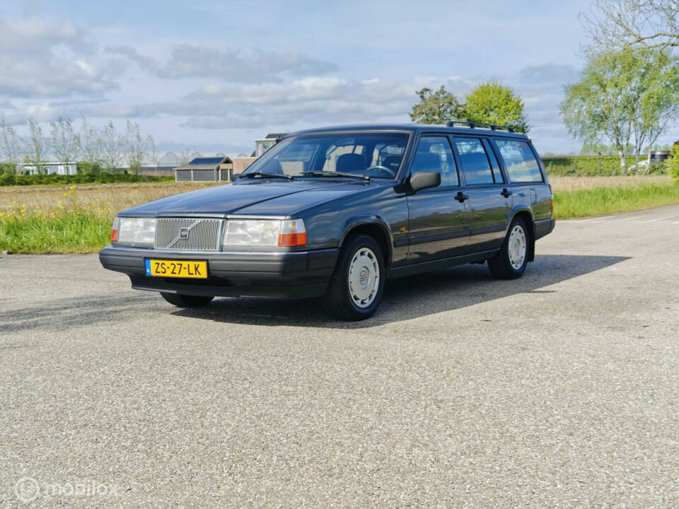 Bild 8/38 von Volvo 940 2.3i (1991)