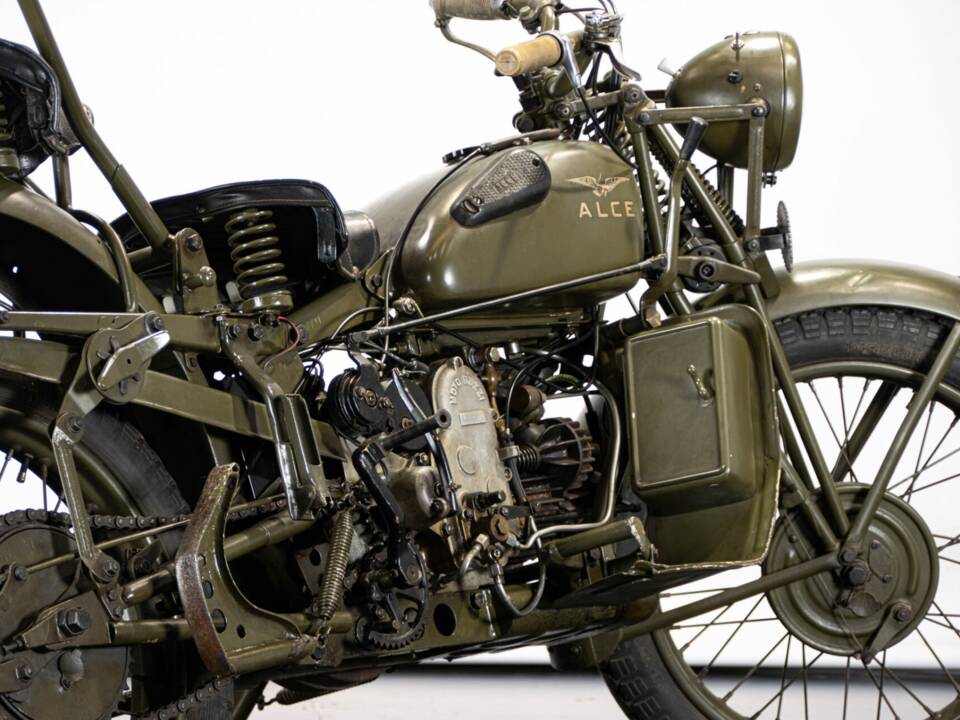 Bild 28/50 von Moto Guzzi DUMMY (1943)