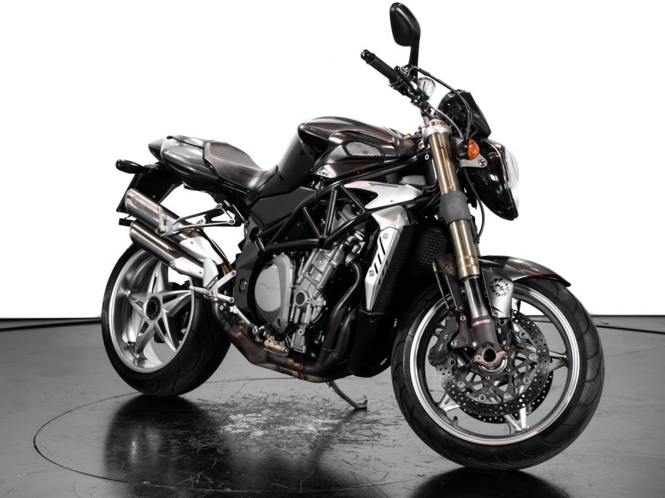 Image 2/32 of MV Agusta DUMMY (2005)