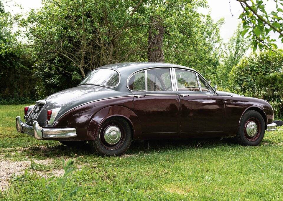 Image 4/8 of Jaguar Mk II 3.8 (1964)