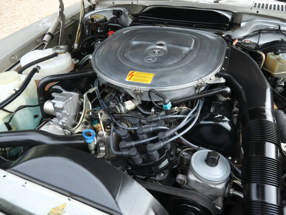 Image 4/50 de Mercedes-Benz 560 SL (1988)