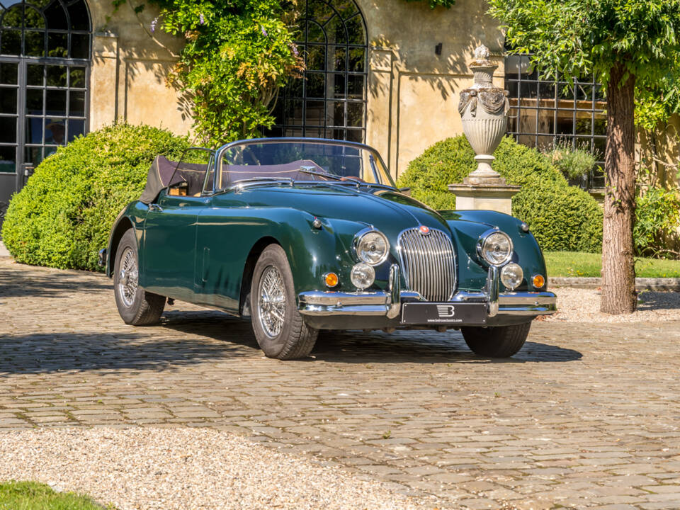 Image 2/37 of Jaguar XK 150 3.8 S OTS (1959)