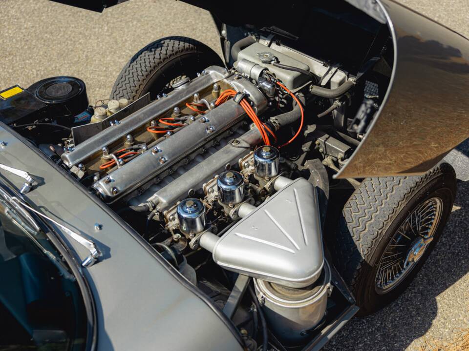 Image 19/20 de Jaguar Type E (2+2) (1967)