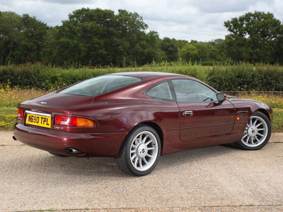 Immagine 3/17 di Aston Martin DB 7 (1996)