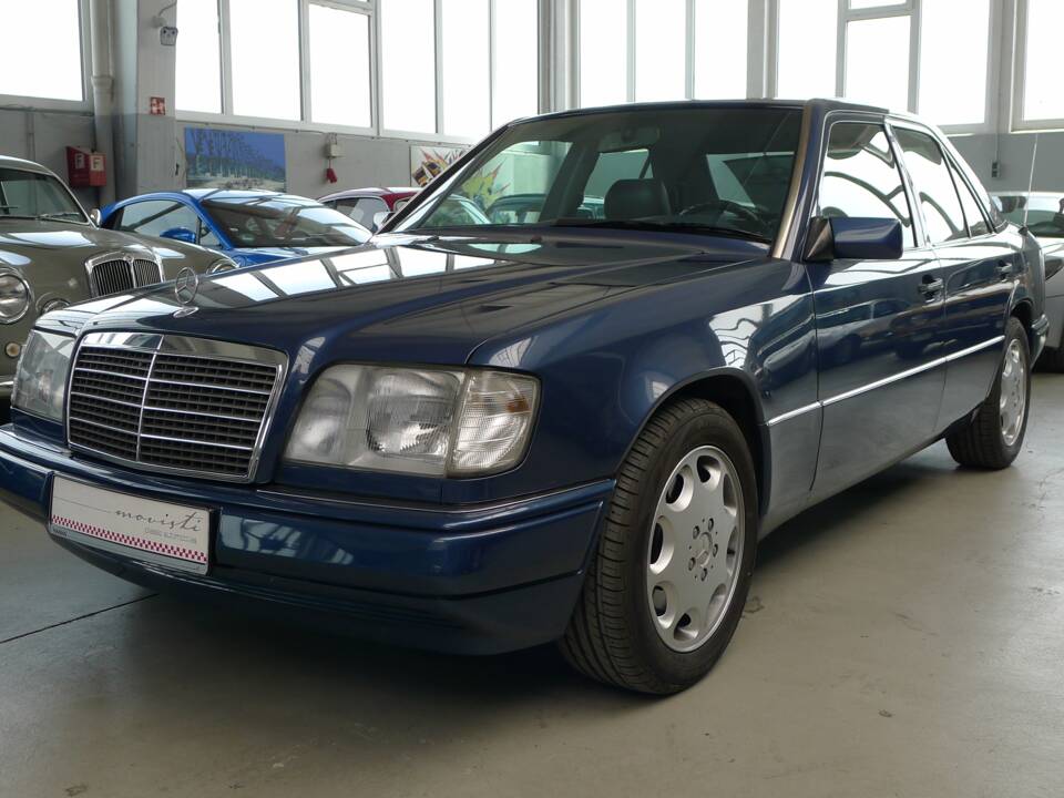 Afbeelding 25/40 van Mercedes-Benz E 420 (1993)