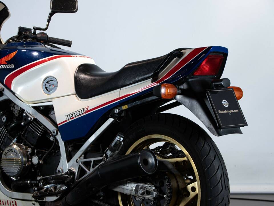 Image 23/50 de Honda VF 750 (1983)