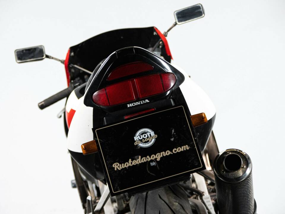 Imagen 17/44 de Honda CBR 900RR Fireblade (1999)