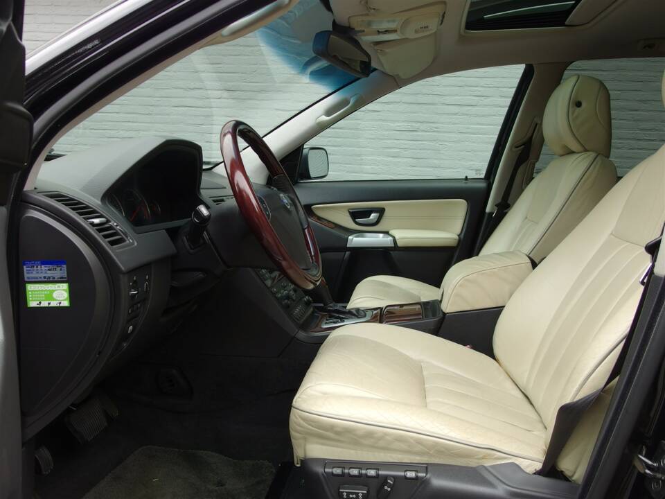 Bild 17/97 von Volvo XC90 V8 (2005)