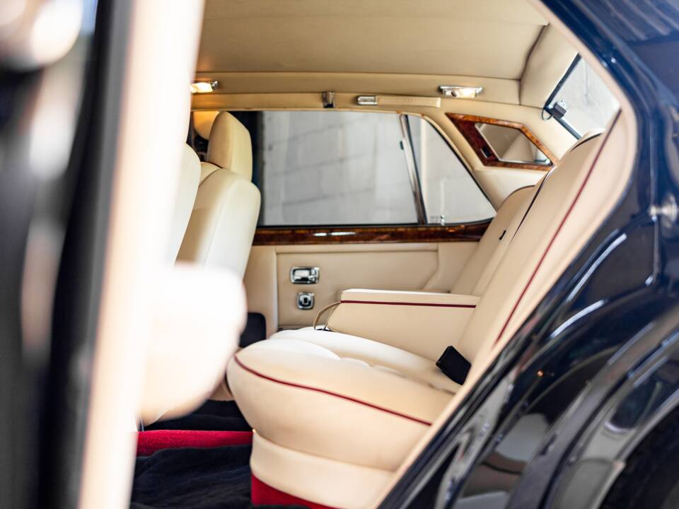 Bild 27/45 von Bentley Turbo R (1988)