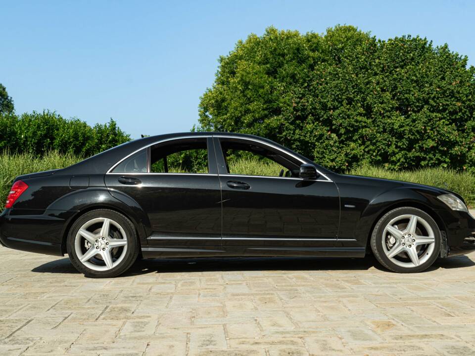 Immagine 4/50 di Mercedes-Benz S 350 CDI BlueEFFICIENCY L (2011)