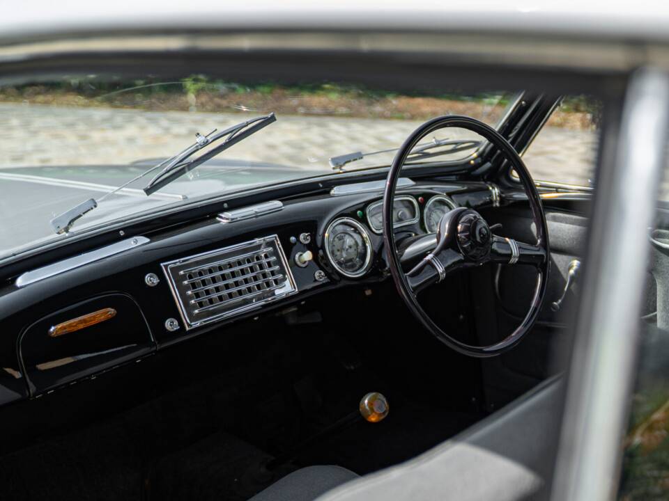 Image 34/50 of Lancia Augusta Ghia (1935)