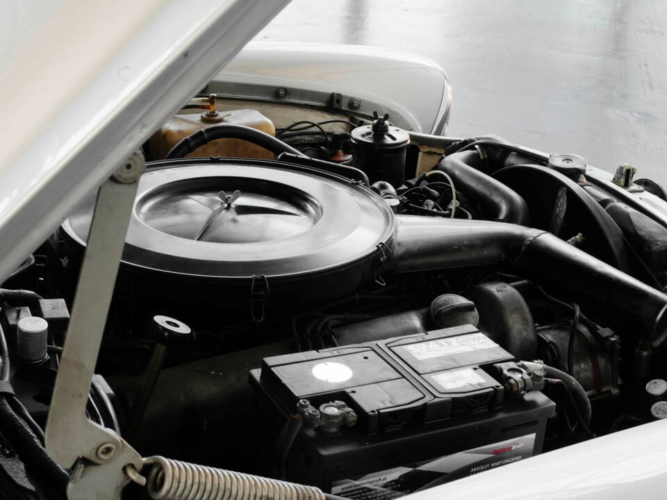 Image 31/49 de Mercedes-Benz 280 SE (1970)