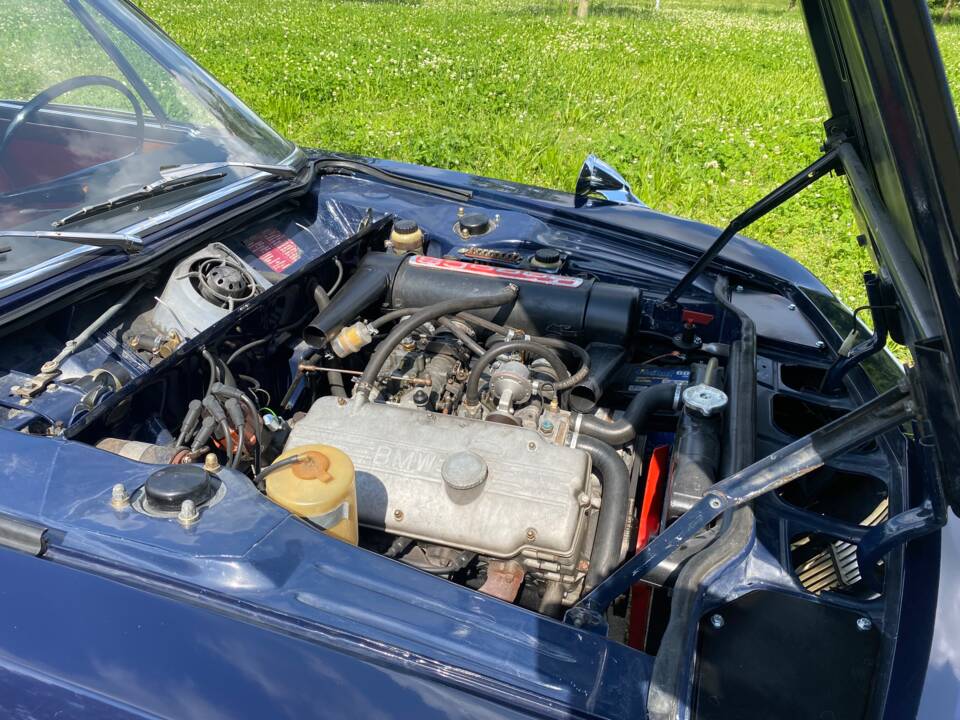 Image 40/79 of BMW 2000 CS (1969)