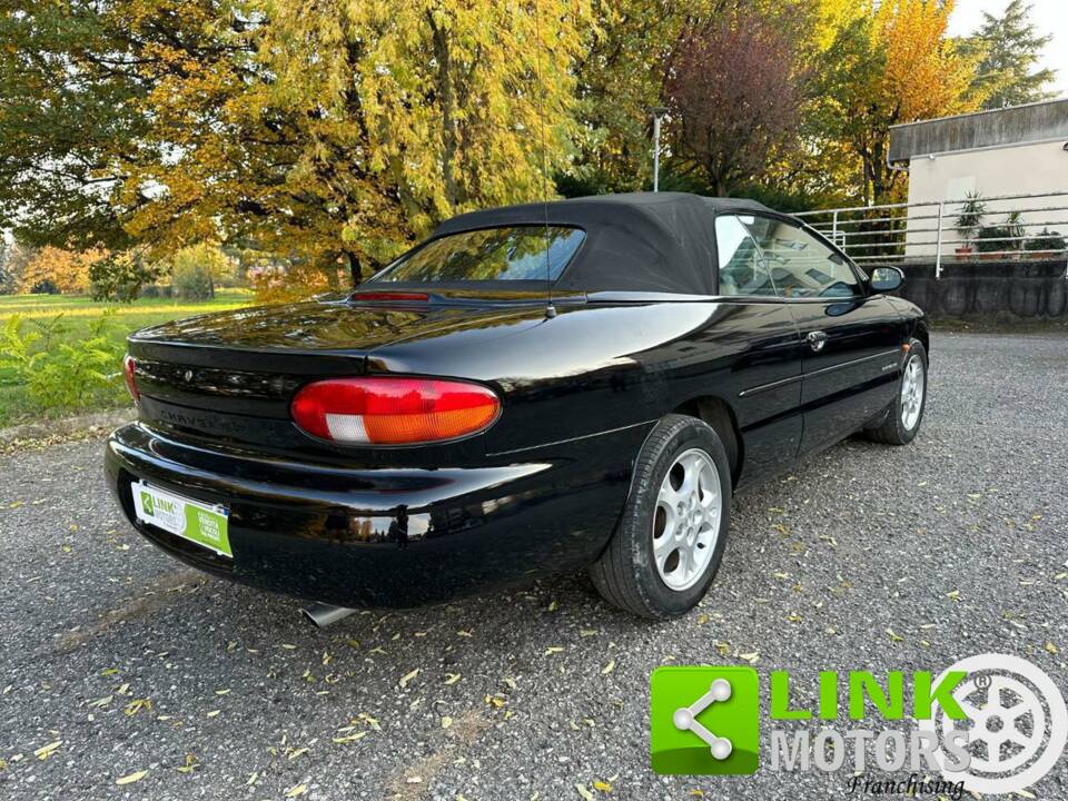 Bild 9/10 von Chrysler Stratus 2.0 (2000)