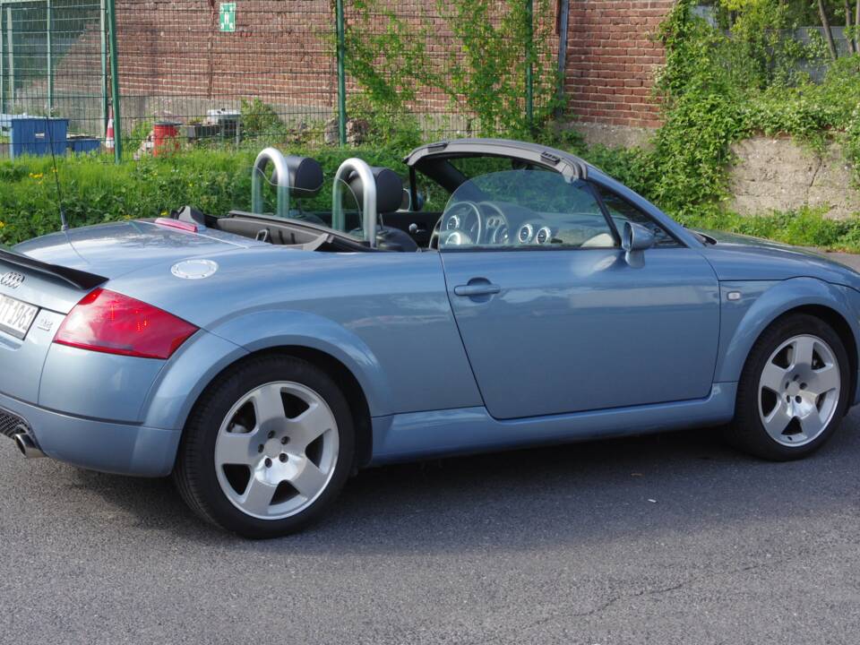 Image 5/20 de Audi TT 3.2 quattro (2004)