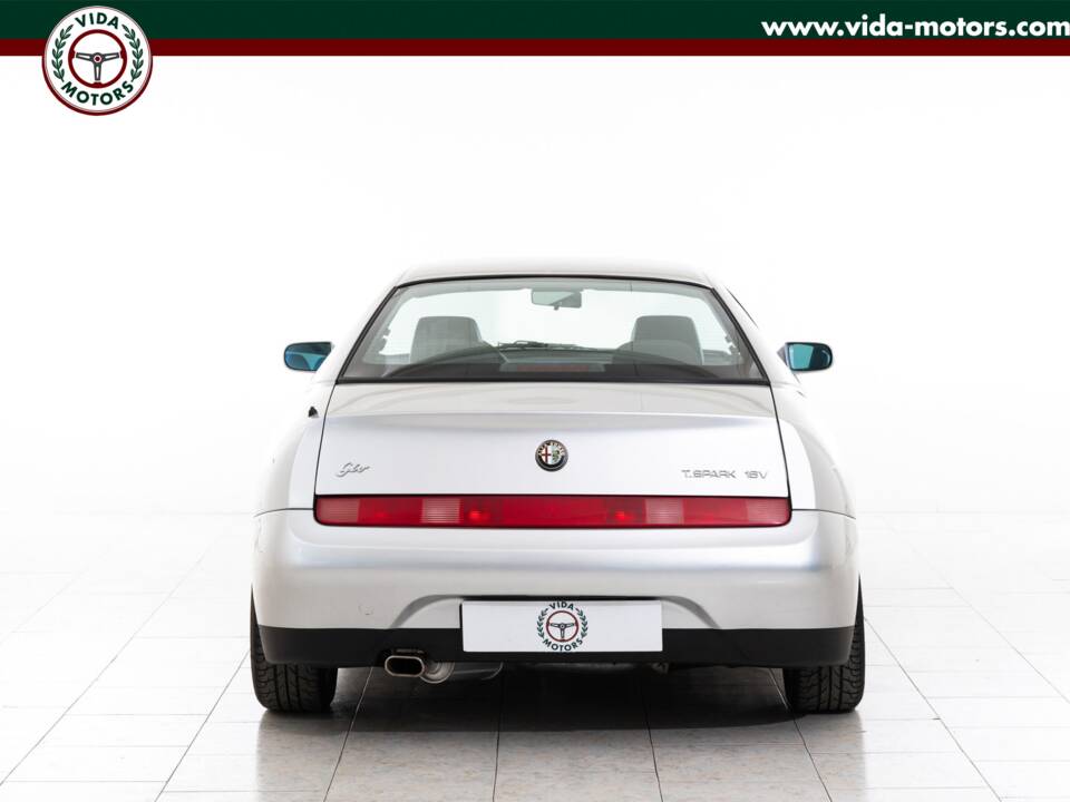 Image 2/18 of Alfa Romeo GTV 2.0 Twin Spark (1997)