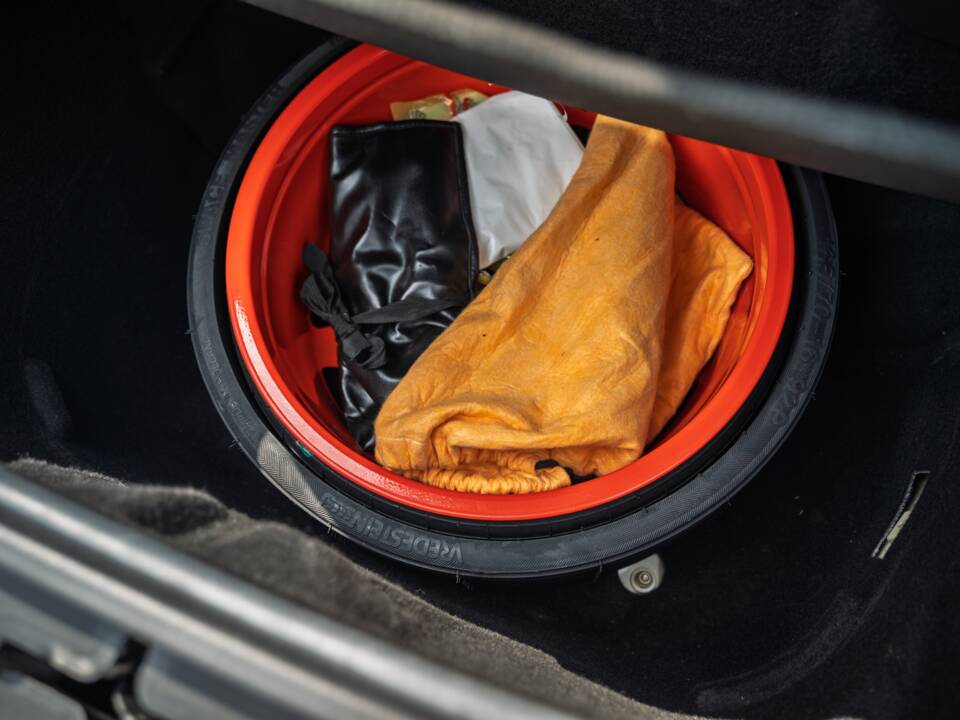 Afbeelding 38/73 van Porsche 911 Carrera 4S (2002)