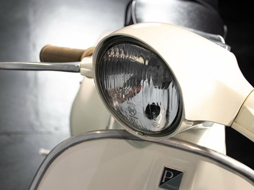 Image 9/41 de Piaggio Vespa 50 SS (1966)