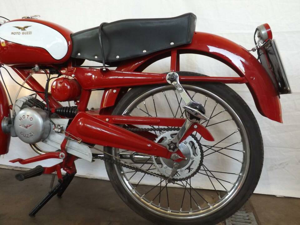 Image 14/44 of Moto Guzzi Cardellino 75 (1957)