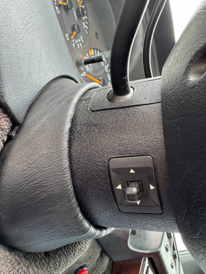 Image 29/51 of Mercedes-Benz SL 320 (1996)