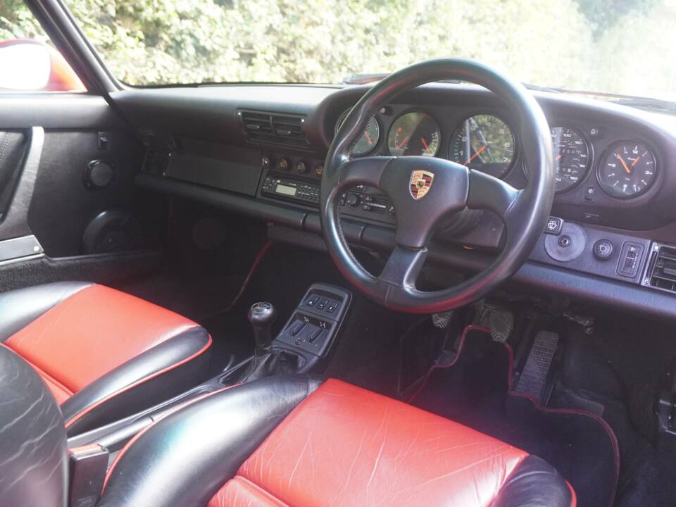 Image 8/17 de Porsche 911 Carrera 4 (1990)