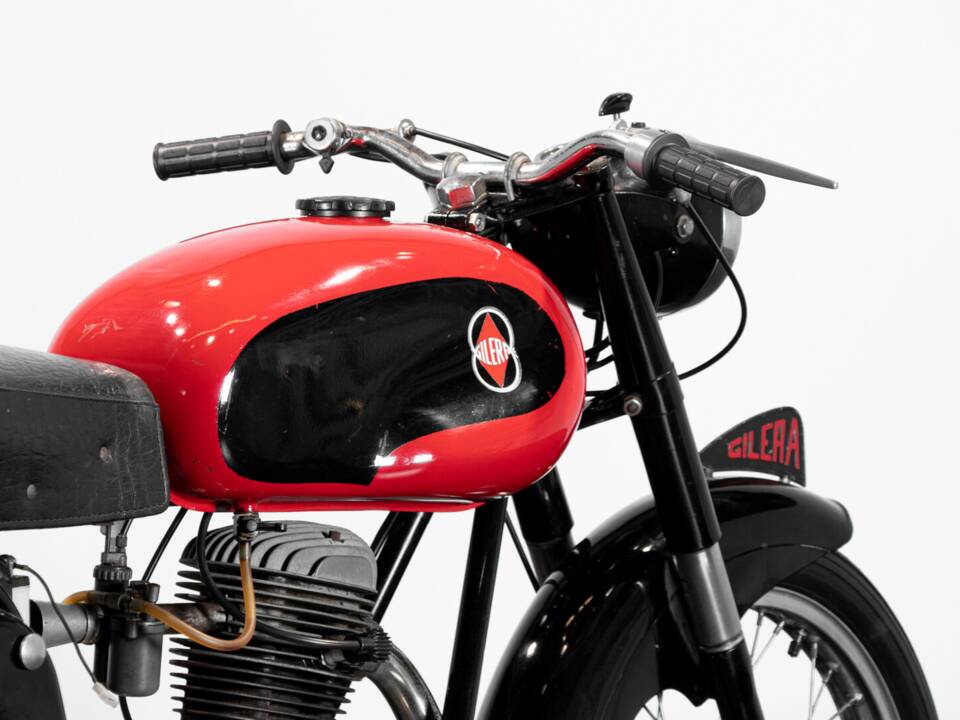 Bild 27/50 von Gilera 150 Sport (1954)