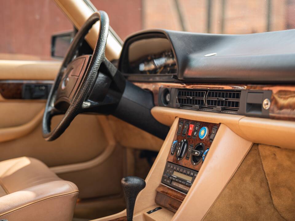 Bild 40/76 von Mercedes-Benz 500 SEL (1985)